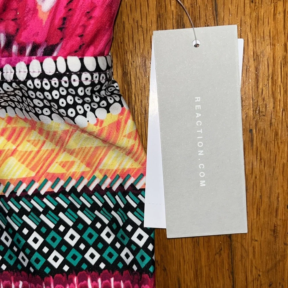 NWT Kenneth Cole Reaction Multicolor Tankini swimwear Bikini Top Size Sm…